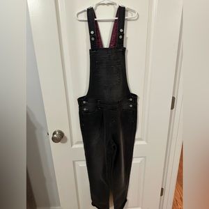 lei black overalls
